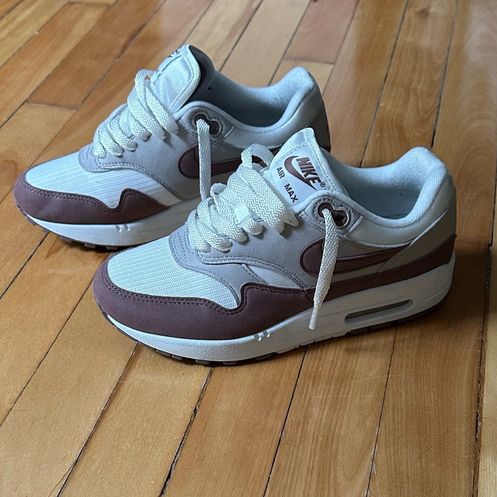 White & Brownish purple Air Max 1 worn once and come with the box FOR SALE